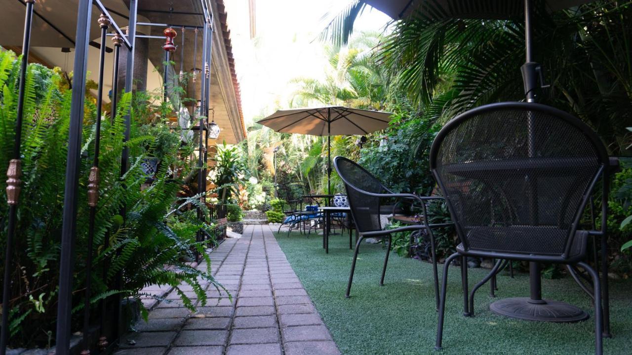 El Jardin Del Eden B&B Boutique Куэрнавака Экстерьер фото